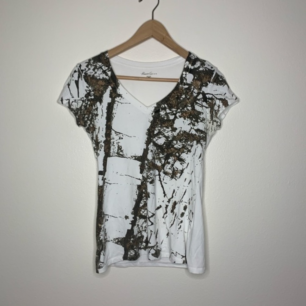 Kenneth Cole White and Brown Abstract Tee